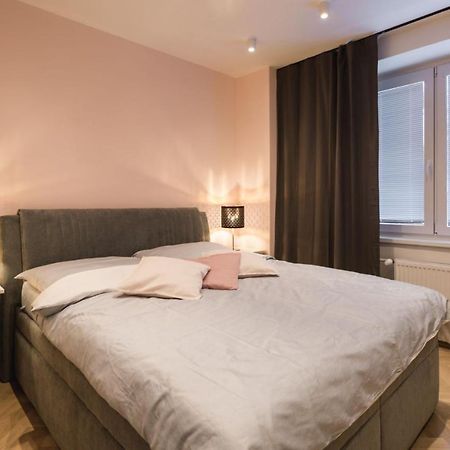 Flexihome Sk - Tolsteho - Free Parking On The Street - 2 Bedrooms Koszyce Zewnętrze zdjęcie